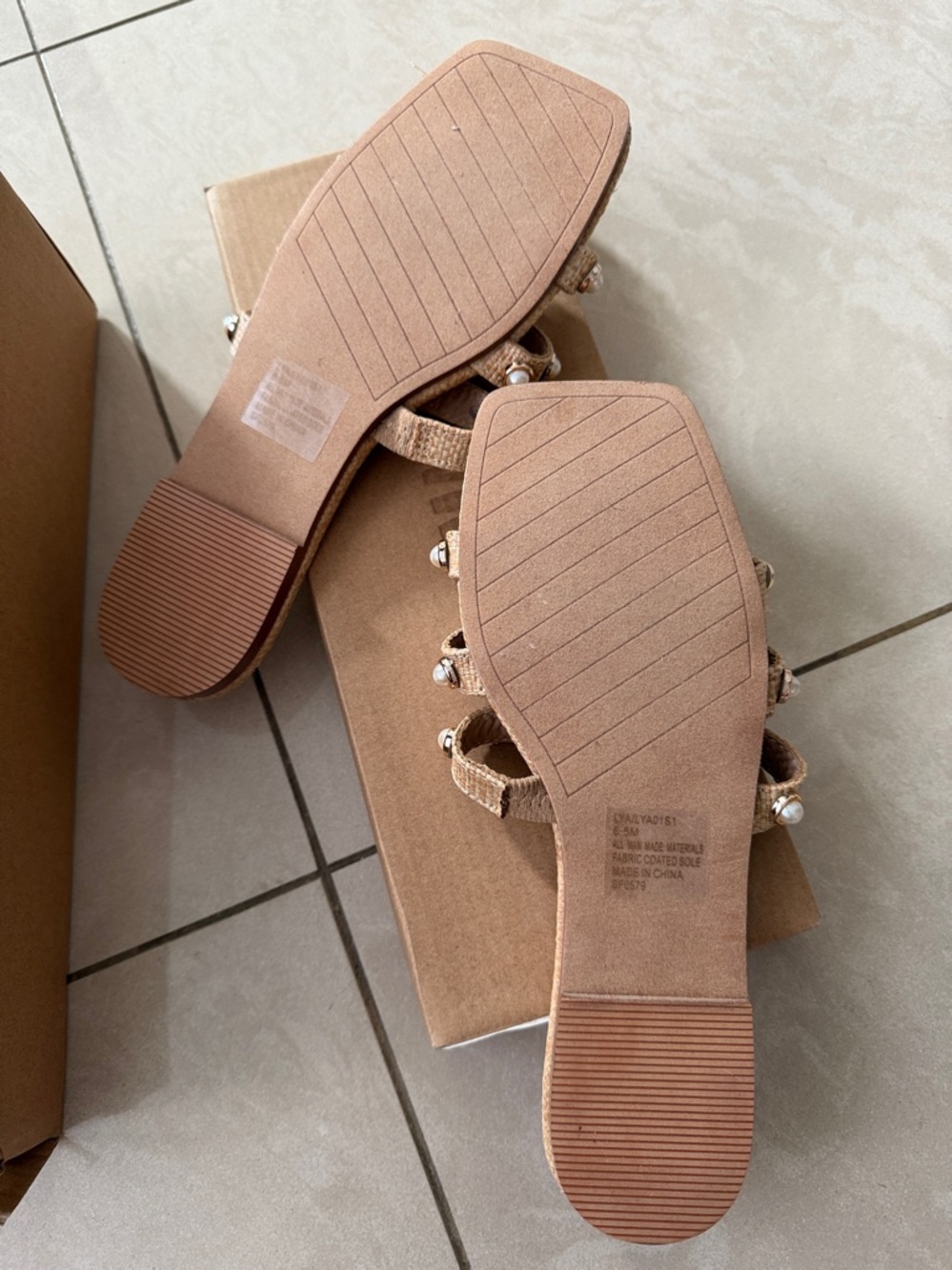 New! Steve Madden Tan Woven Slide Sandals with Pearl Straps - Picture 3 of 4